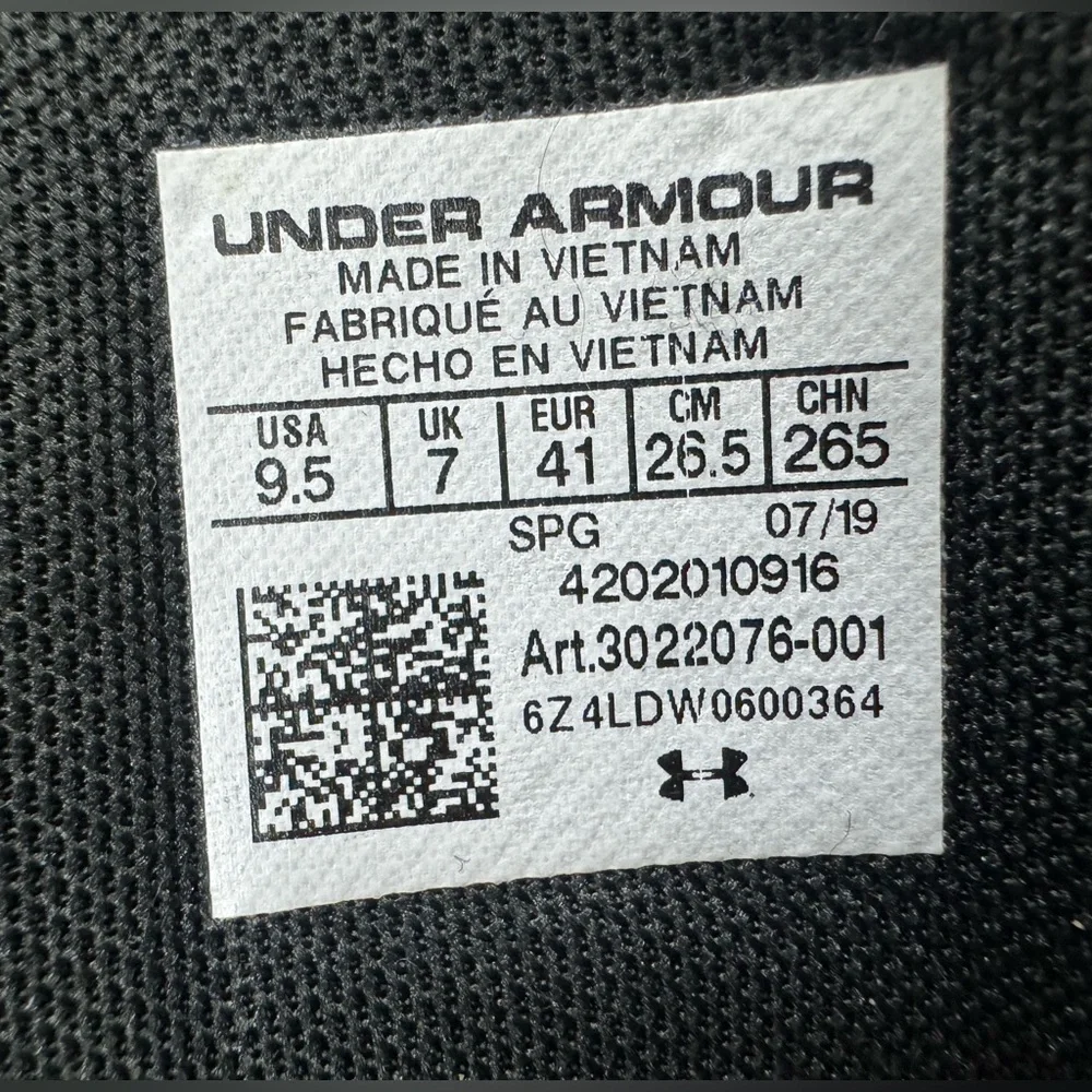 Under Armour Women's Glyde RM 3022076-001 Black Softball‎ Cleats Shoes Size 9.5